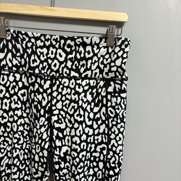 Zyia Leggings - Picture 2 of 5